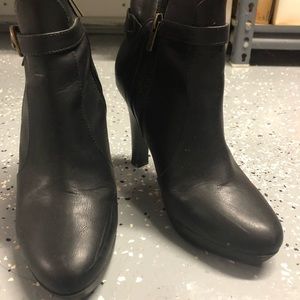 Banana Republic pump